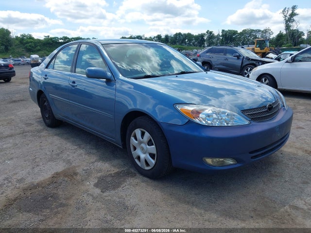 Salvage Toyota Camry Image