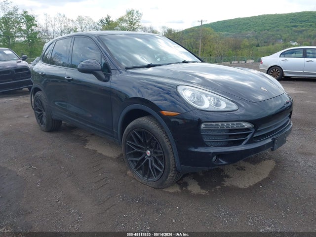 Salvage Porsche Cayenne Image