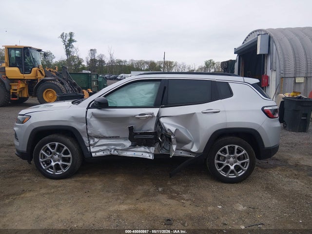 Jeep Compass Latitude Lux Fwd