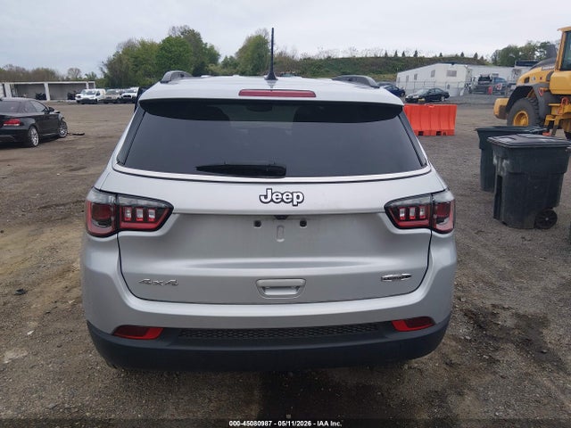 Jeep Compass Latitude Lux Fwd