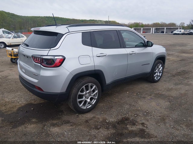 Jeep Compass Latitude Lux Fwd