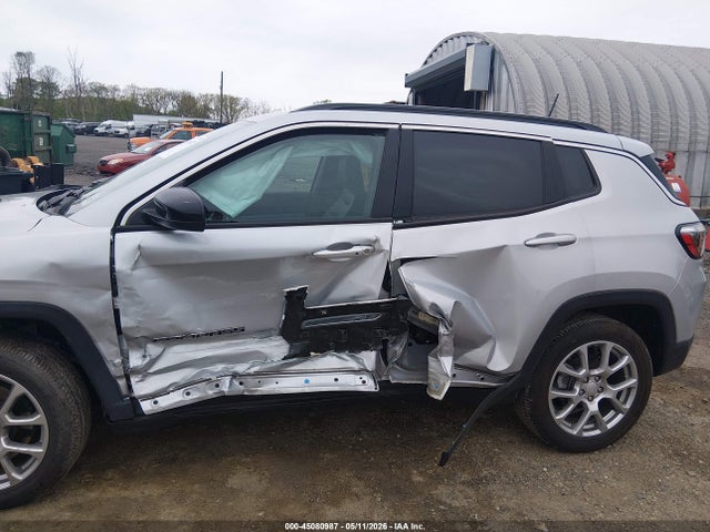 Jeep Compass Latitude Lux Fwd