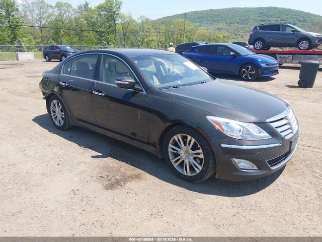 Salvage Hyundai Genesis Image