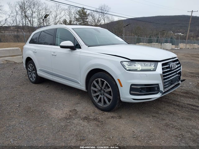 Salvage Audi Q7 Image