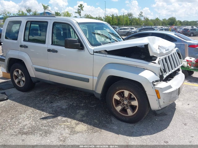 Salvage Jeep Liberty Image