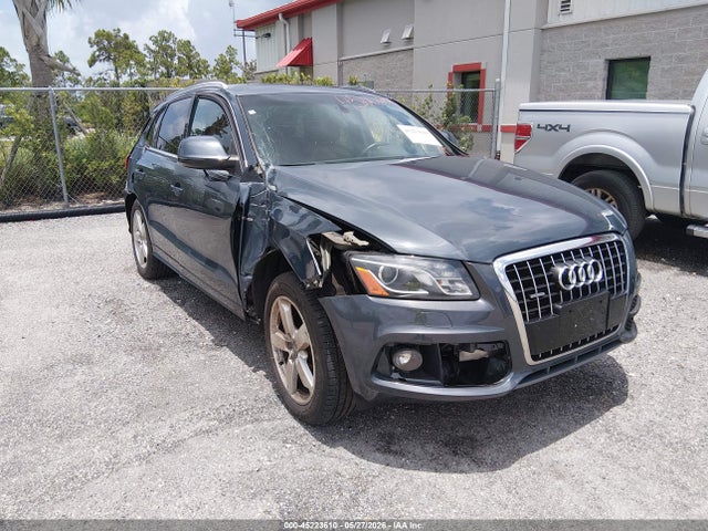 Salvage Audi Q5 Image