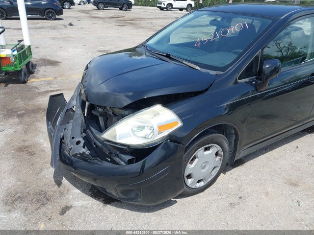 Nissan Versa 1.8s