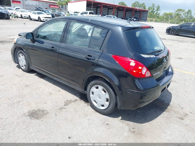 Nissan Versa 1.8s
