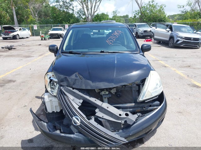 Nissan Versa 1.8s
