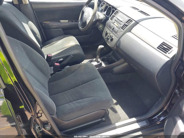 Nissan Versa 1.8s