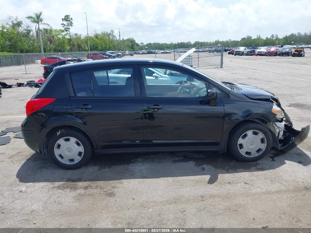 Nissan Versa 1.8s