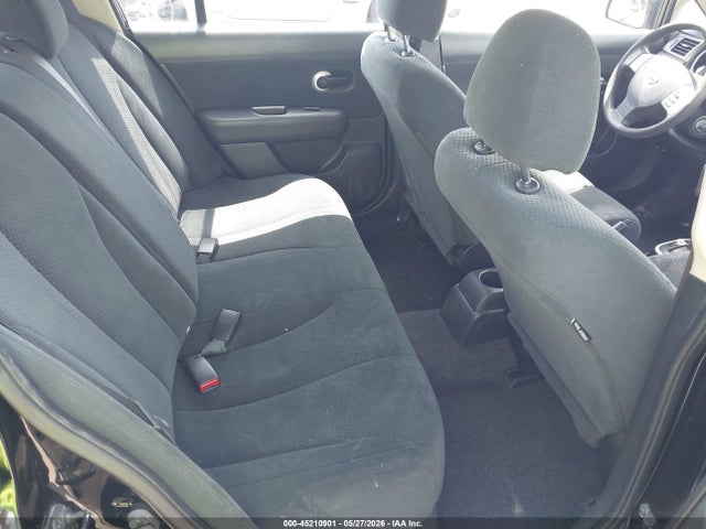 Nissan Versa 1.8s