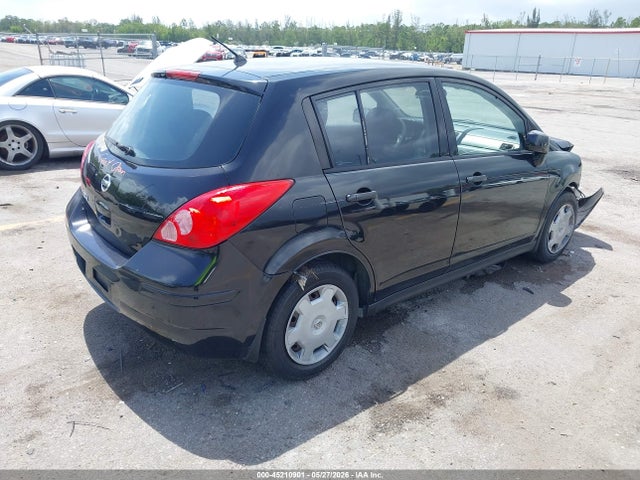 Nissan Versa 1.8s