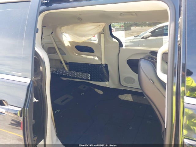 Chrysler Pacifica Touring-l