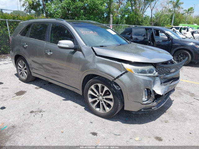 Salvage Kia Sorento Image