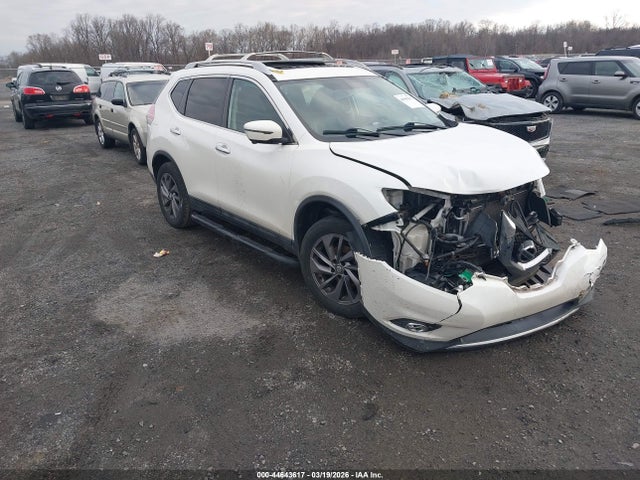 Salvage Nissan Rogue Image