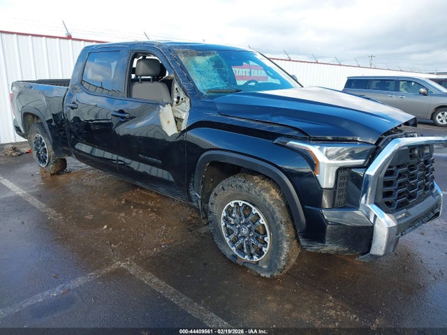 Salvage Toyota Tundra Image