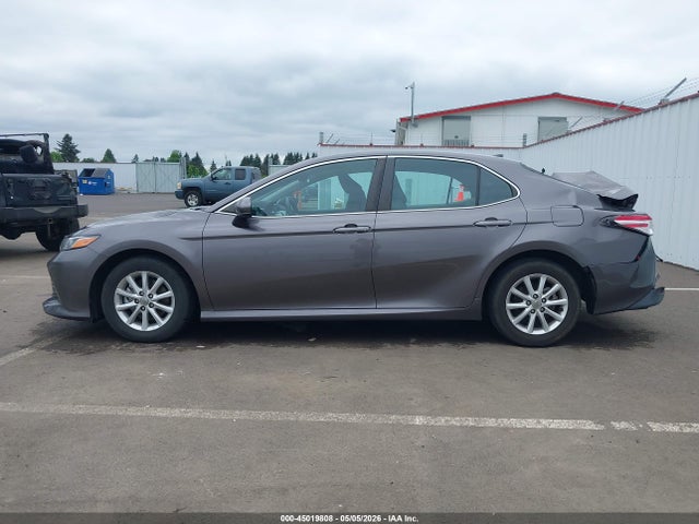 Toyota Camry Le