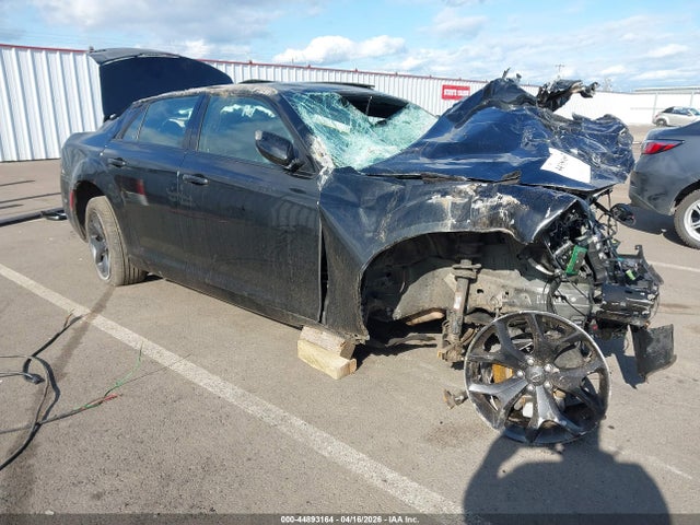 Salvage Chrysler 300 Image