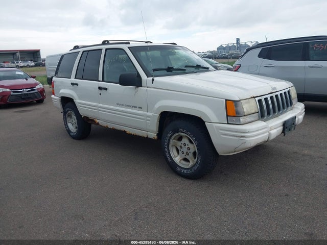 Salvage Jeep Grand Cherokee Image