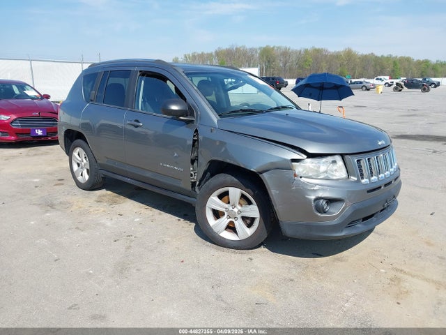 Salvage Jeep Compass Image