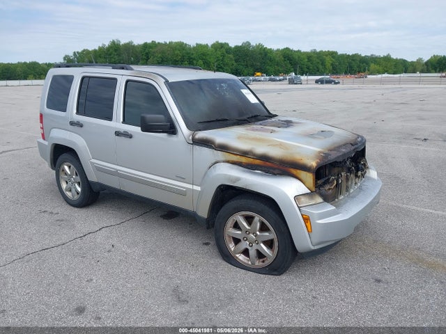 Salvage Jeep Liberty Image