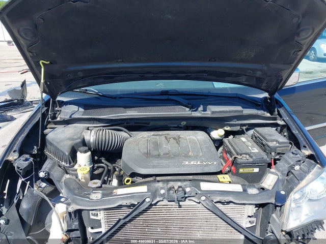 Chrysler Town & Country Touring-l