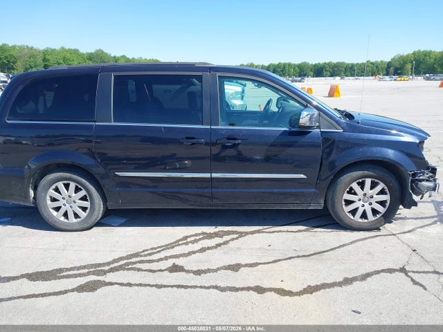 Chrysler Town & Country Touring-l