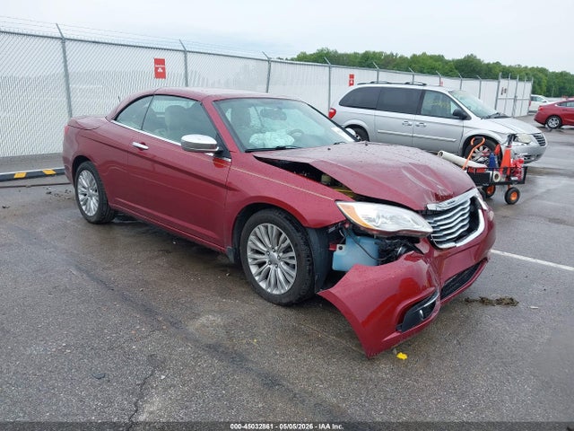 Salvage Chrysler 200 Image