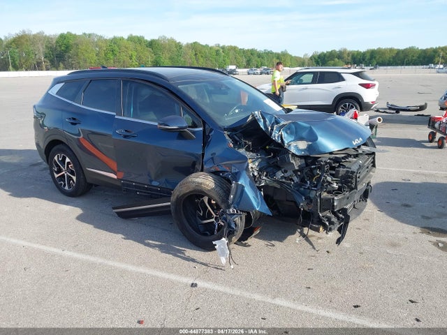 Salvage Kia Sportage Image