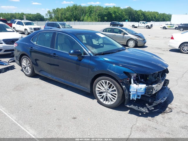 Salvage Toyota Camry Image