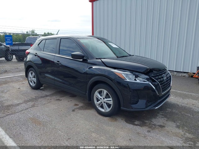 Salvage Nissan Kicks Image