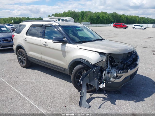Salvage Ford Explorer Image
