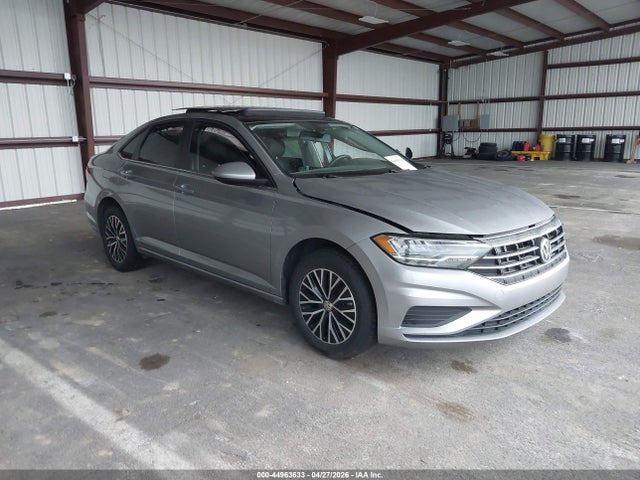 Salvage Volkswagen Jetta Image