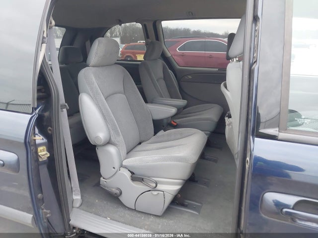 Dodge Caravan Sxt