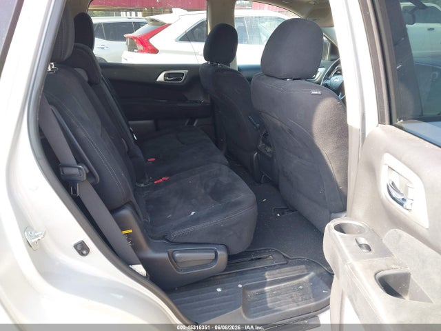 Nissan Pathfinder S
