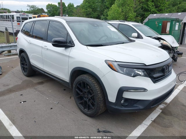 Salvage Honda Pilot Image