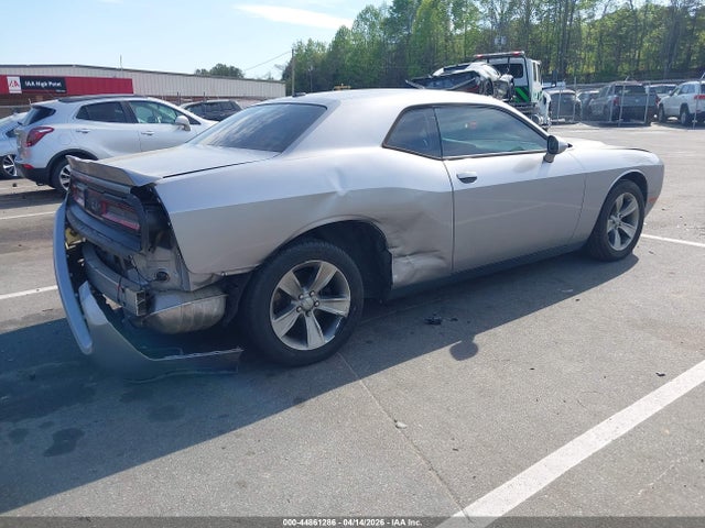 Dodge Challenger Sxt