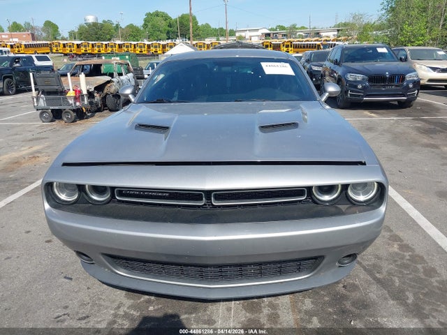 Dodge Challenger Sxt