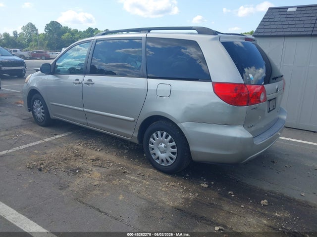 Toyota Sienna Le