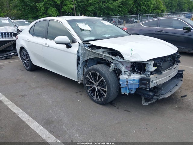 Salvage Toyota Camry Image