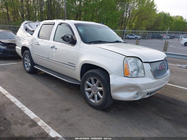 Salvage GMC Yukon Image