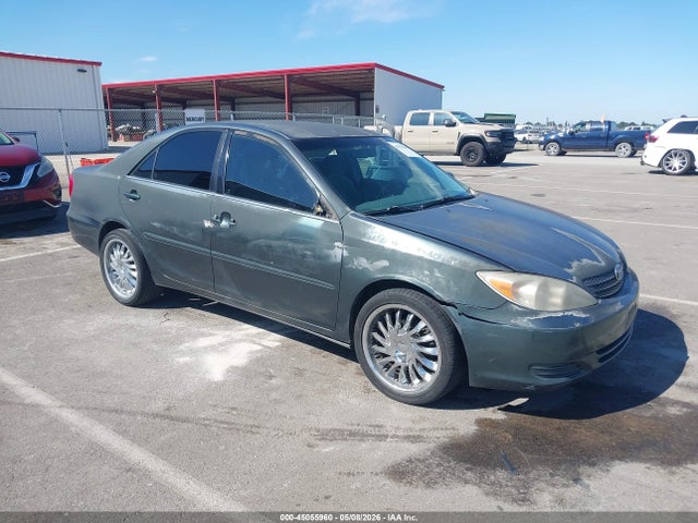 Salvage Toyota Camry Image