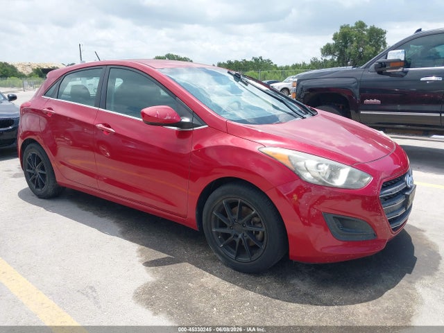Salvage Hyundai ELANTRA Image