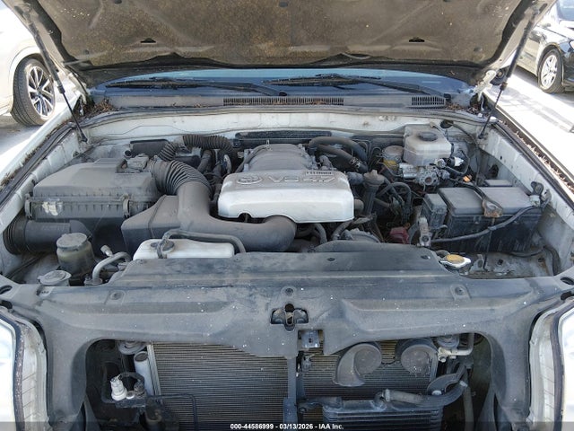 Toyota 4Runner Limited V8
