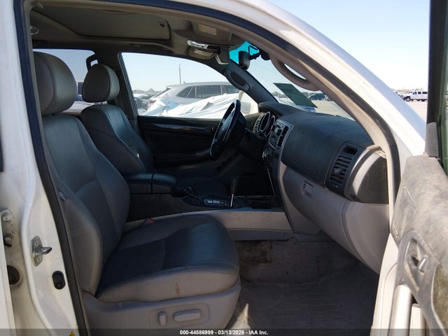 Toyota 4Runner Limited V8