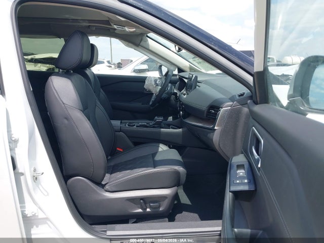 Nissan Rogue Platinum