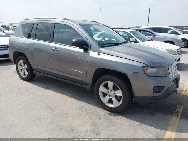 Salvage Jeep Compass Image