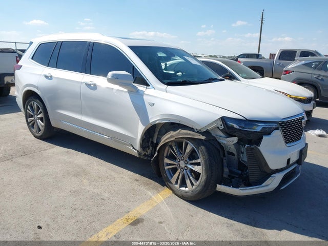 Salvage Cadillac XT6 Image