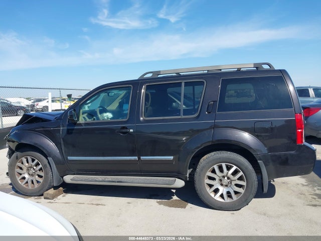 Nissan Pathfinder Le